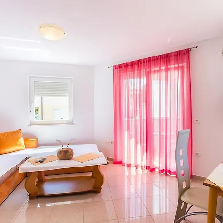 Tomo Apartment Medulin